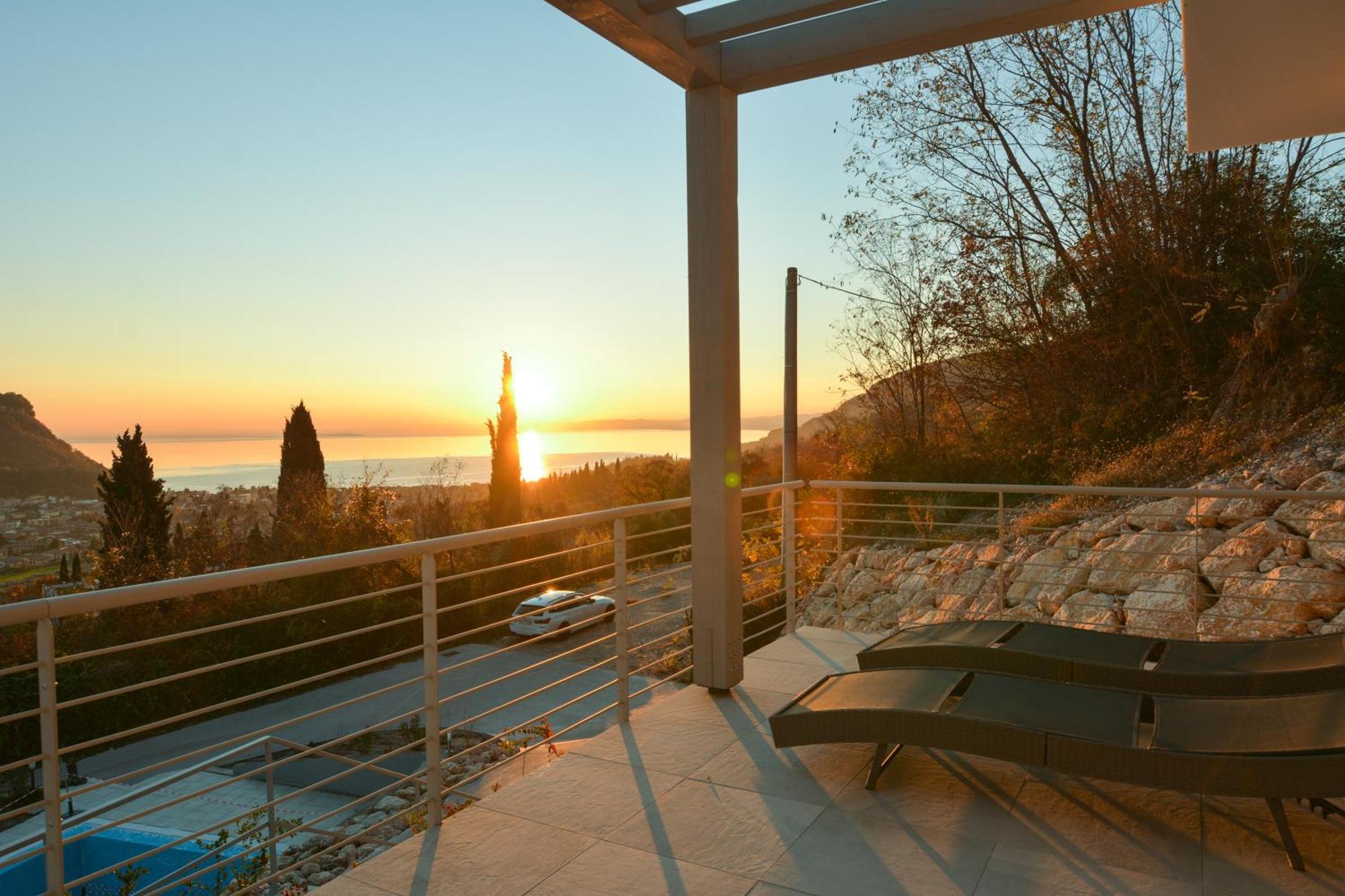 Sunset Lodge - Enjoy Holiday Garda  Exterior foto