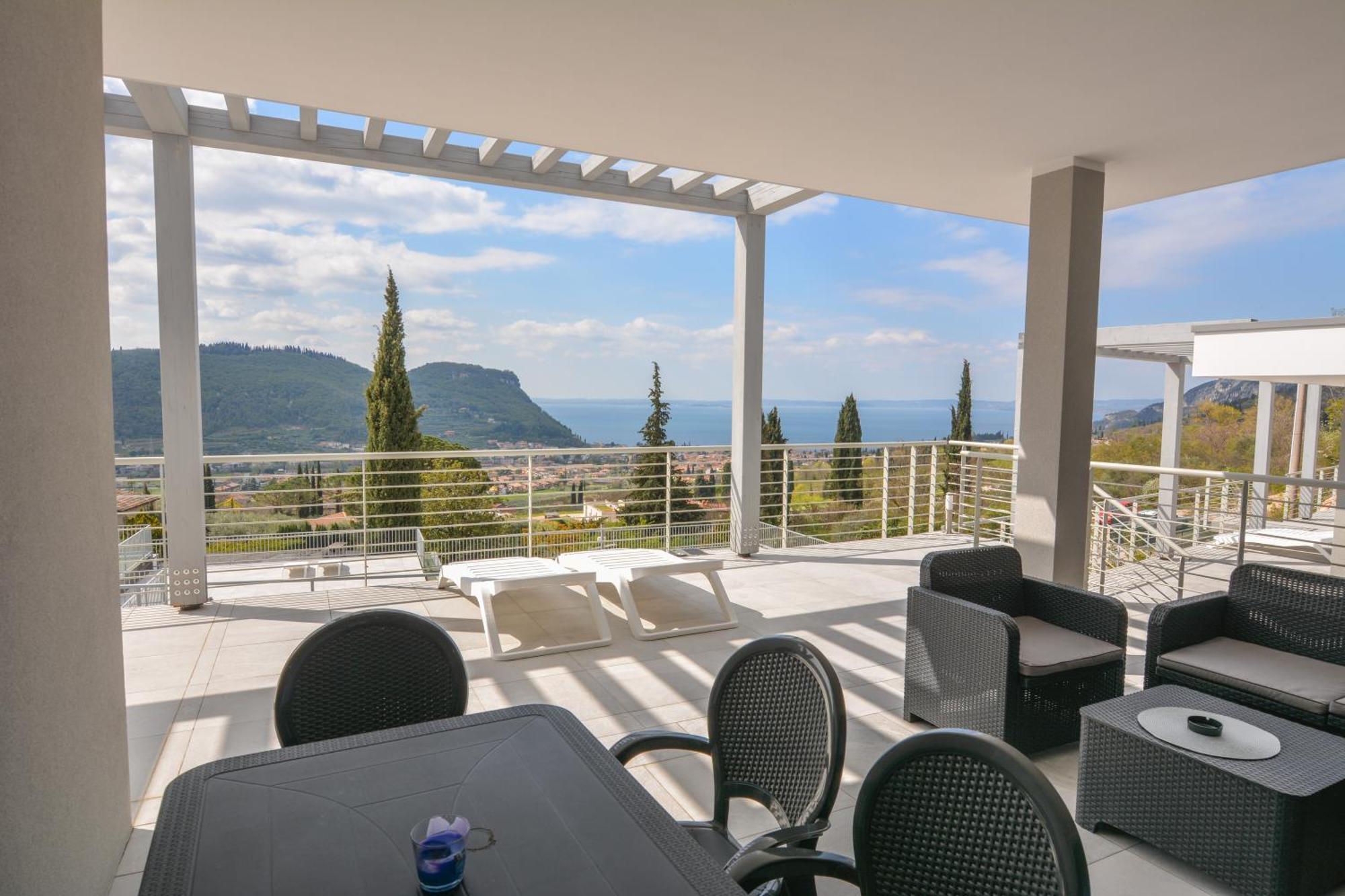 Sunset Lodge - Enjoy Holiday Garda  Exterior foto